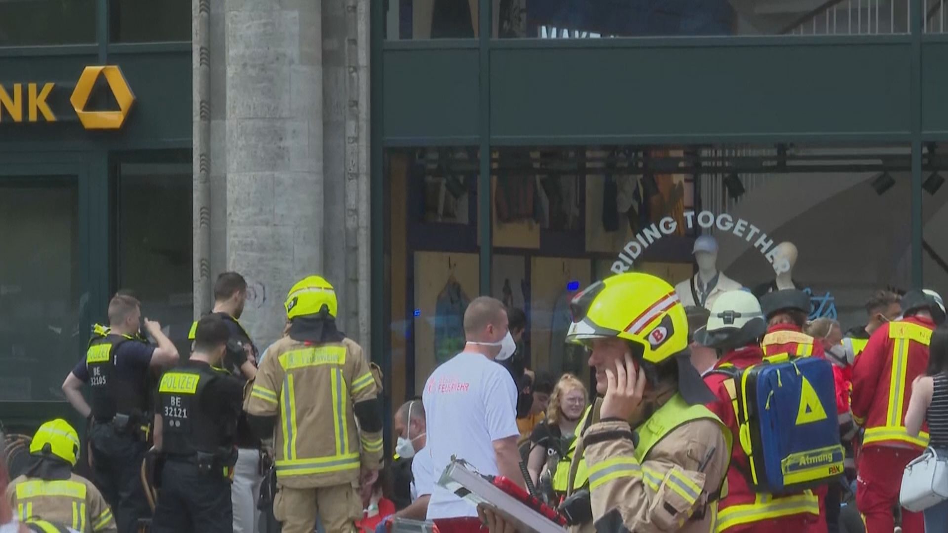 柏林汽車撞上行人路多人死傷　警方正調查動機