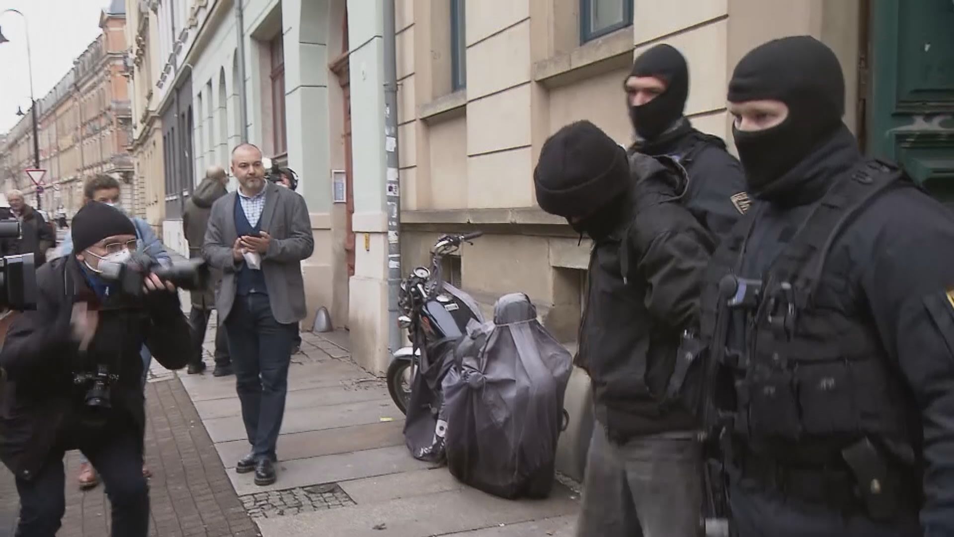 德國六名反疫苗分子涉嫌企圖刺殺州長被捕