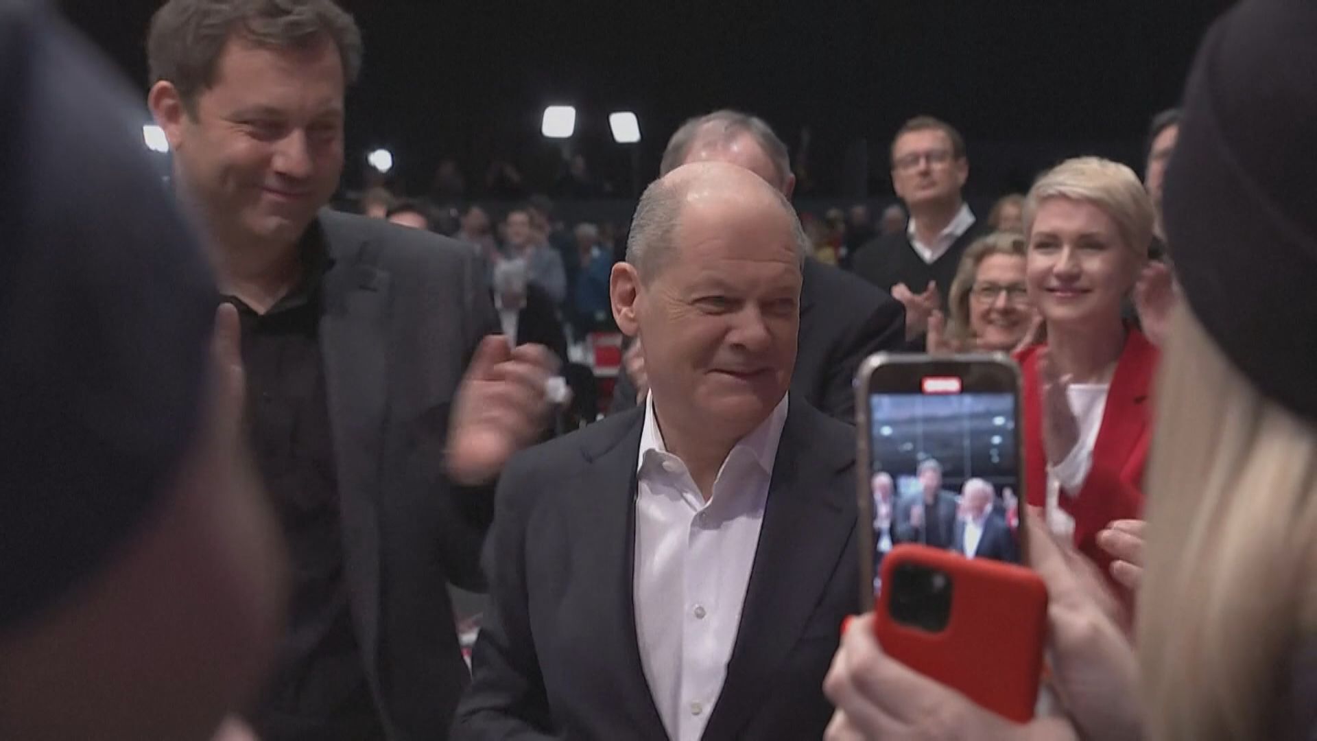 德國社民黨宣布朔爾茨為總理候選人　馬斯克支持極右政黨　學術界醞釀退X潮