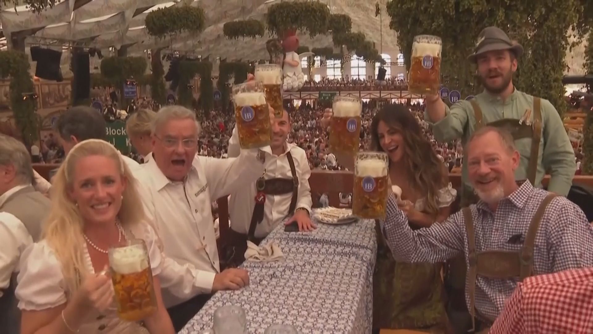 德國慕尼黑啤酒節揭幕　料約600萬人次入場、消耗740萬公升啤酒