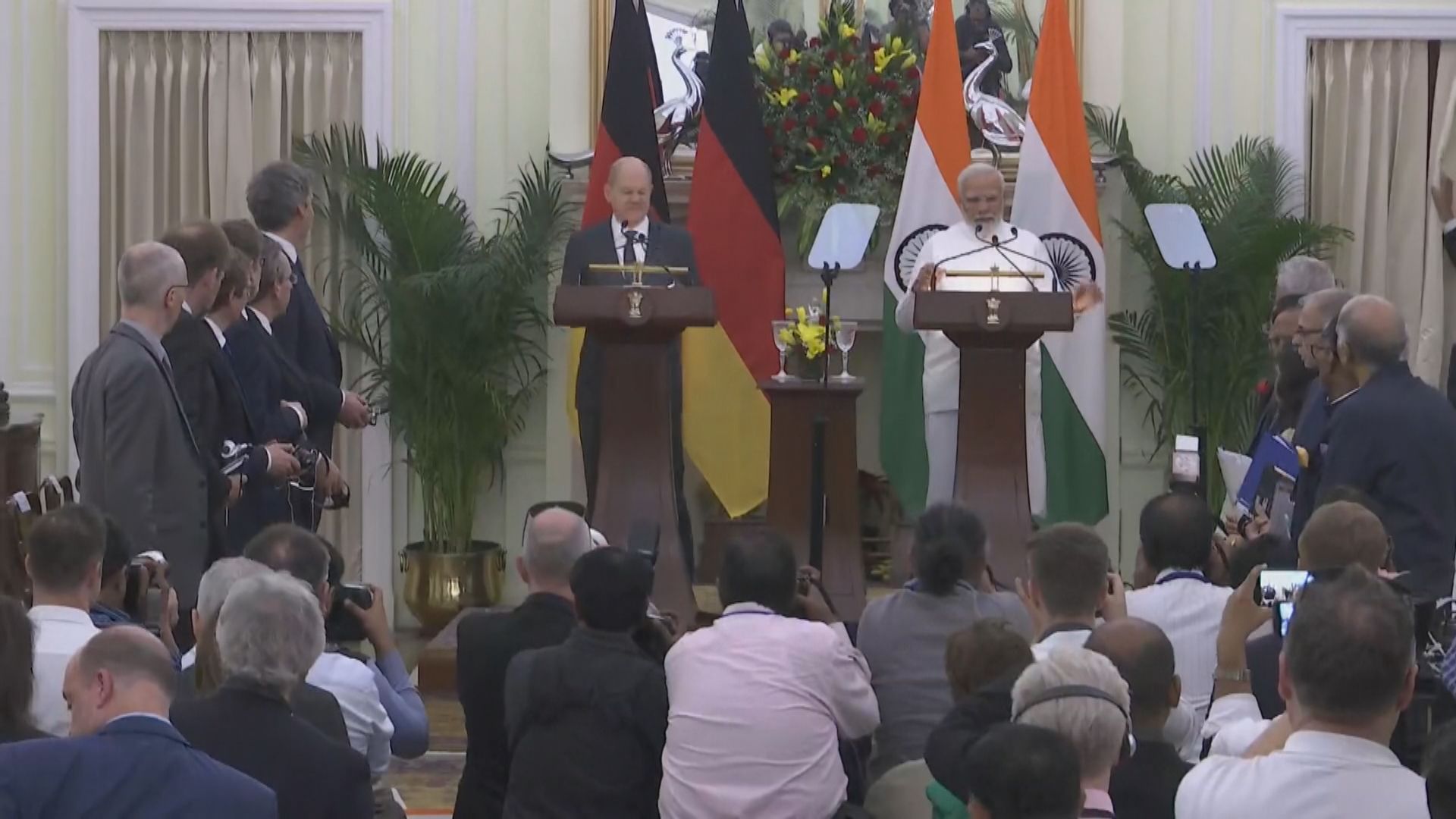 朔爾茨訪問印度與莫迪會面