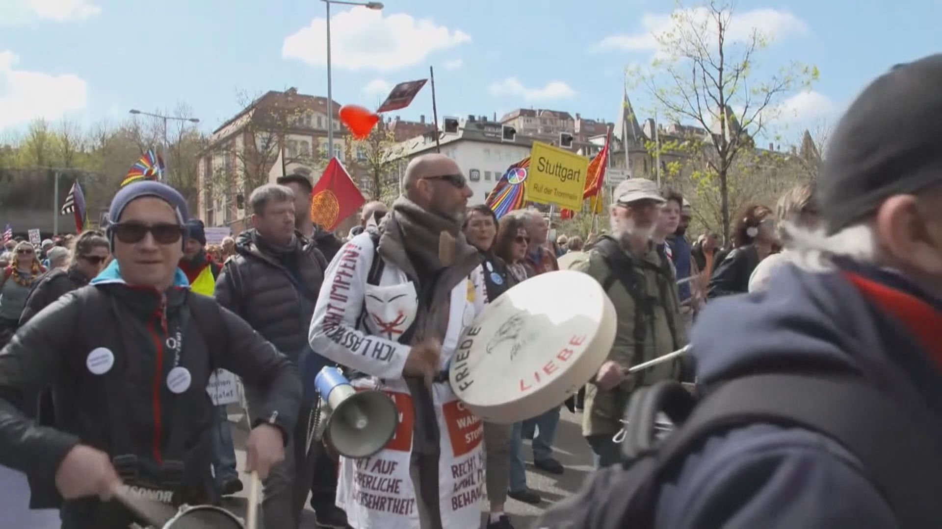 德國及羅馬尼亞民眾上街反對實施防疫限制