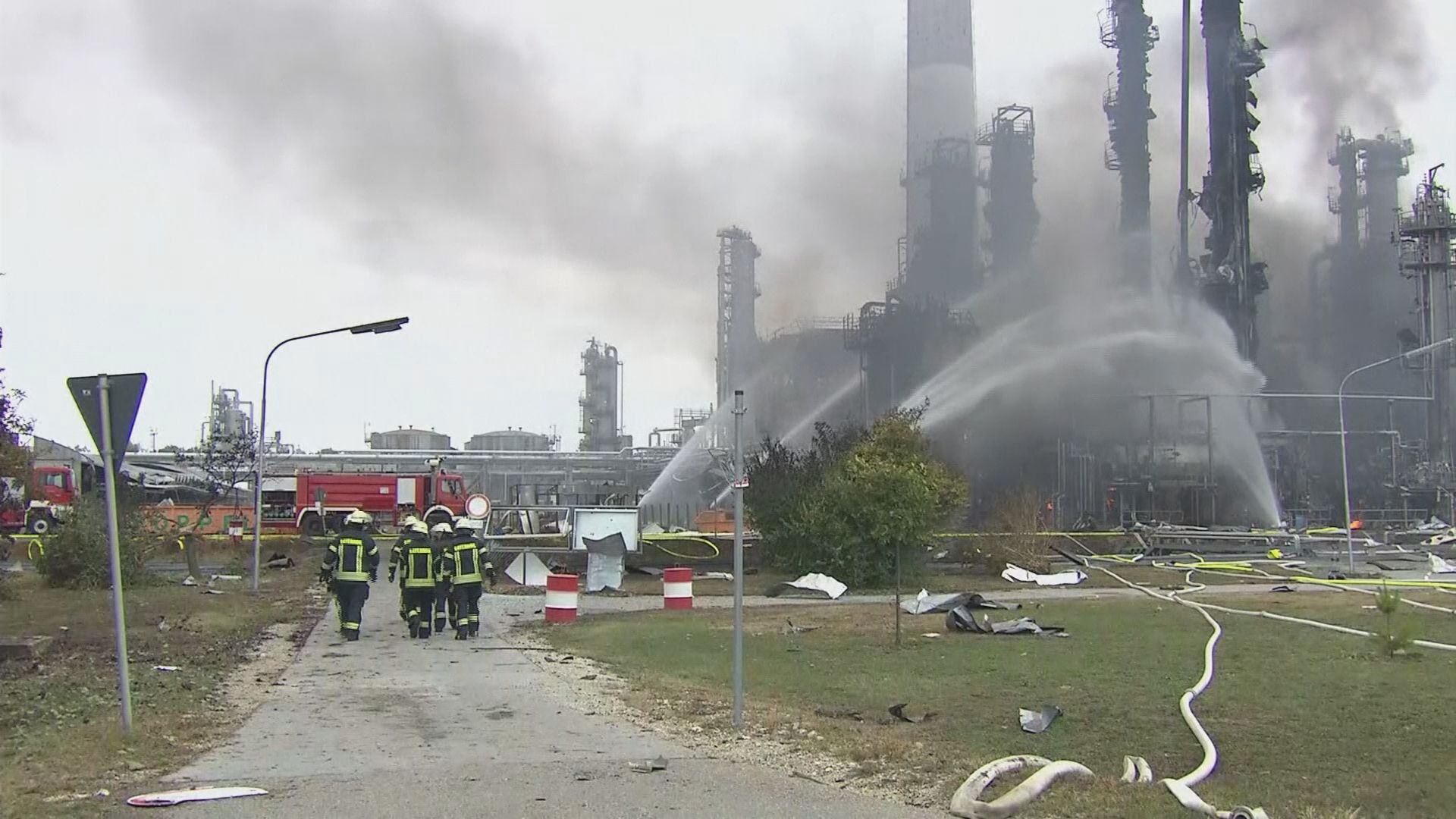 德國有煉油廠爆炸大火　最少八人傷