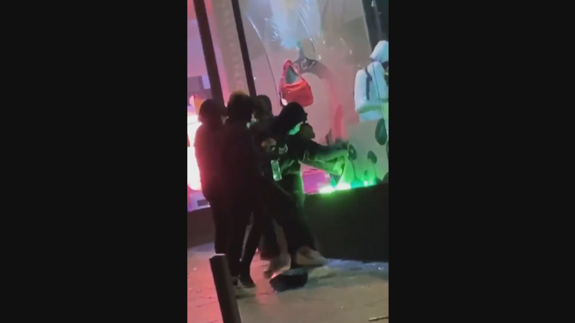 德國斯圖加特爆發騷亂24人被捕　19名警員受傷　