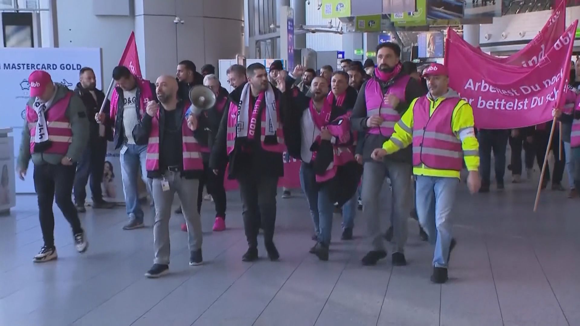 德國機場員工罷工　逾50萬旅客行程受阻