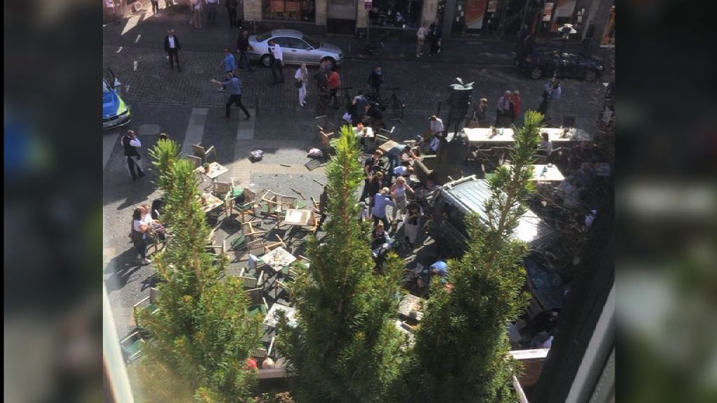 德國有客貨車撞向人群釀死傷