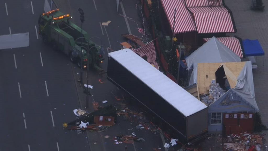 貨車衝入聖誕市集　默克爾：事件是恐襲