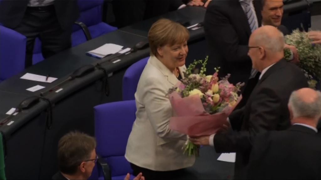 德國國會通過默克爾再任總理