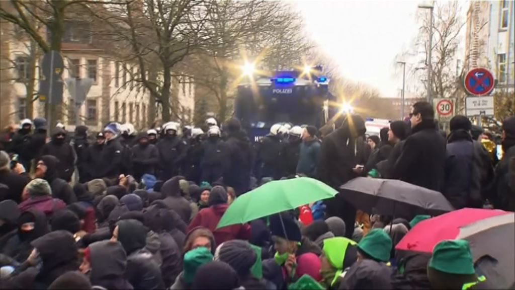 德國反極右示威者集會與警方衝突