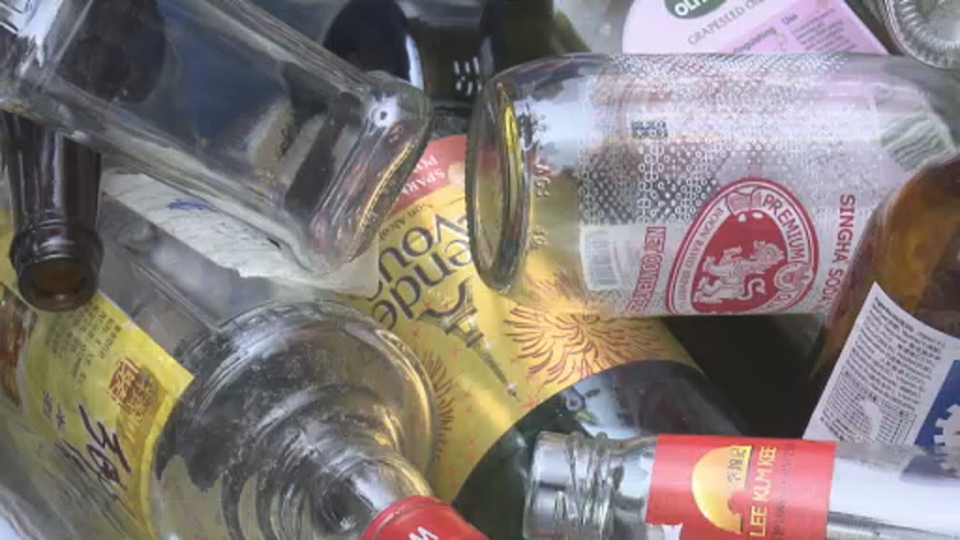 飲品玻璃樽徵費計劃明年5月起實施