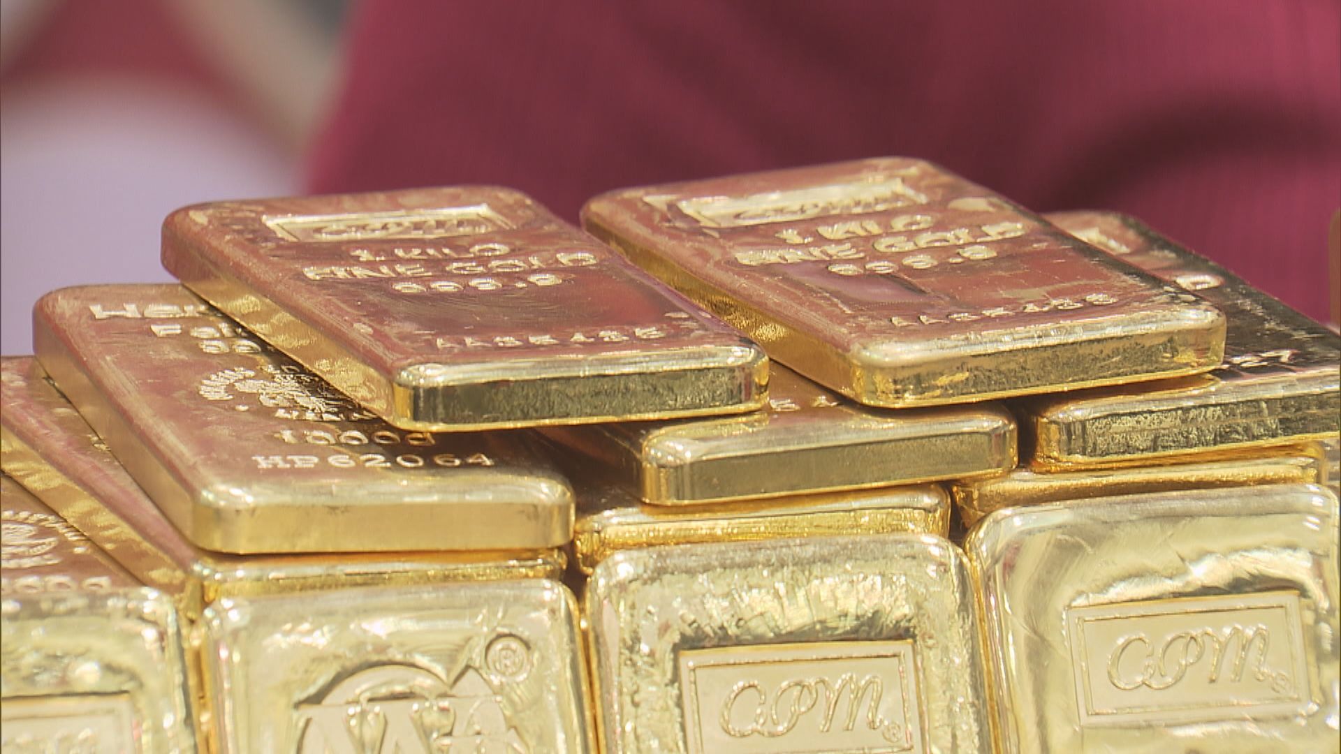 現貨金重上每盎司5000美元關