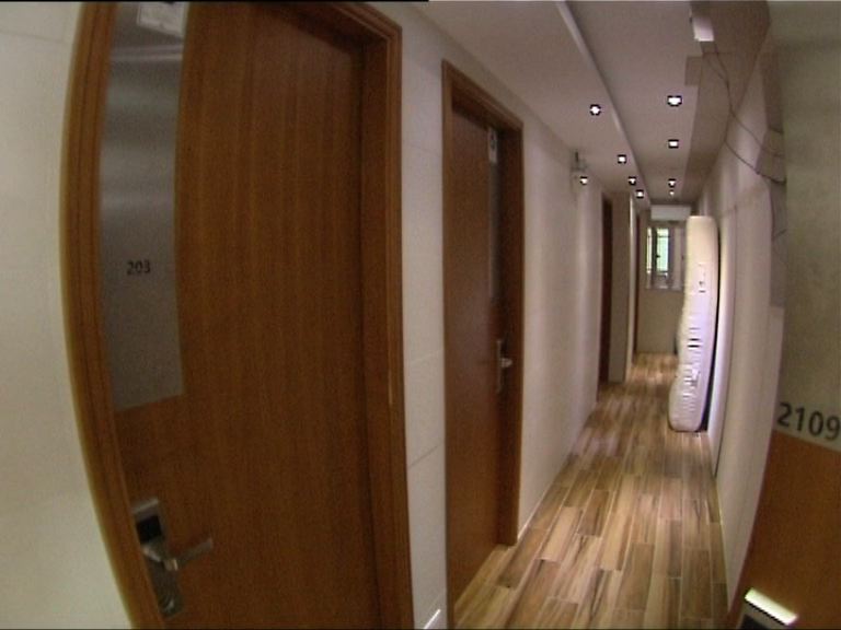 【一致看淡】黃金周強國旅客最少跌10%