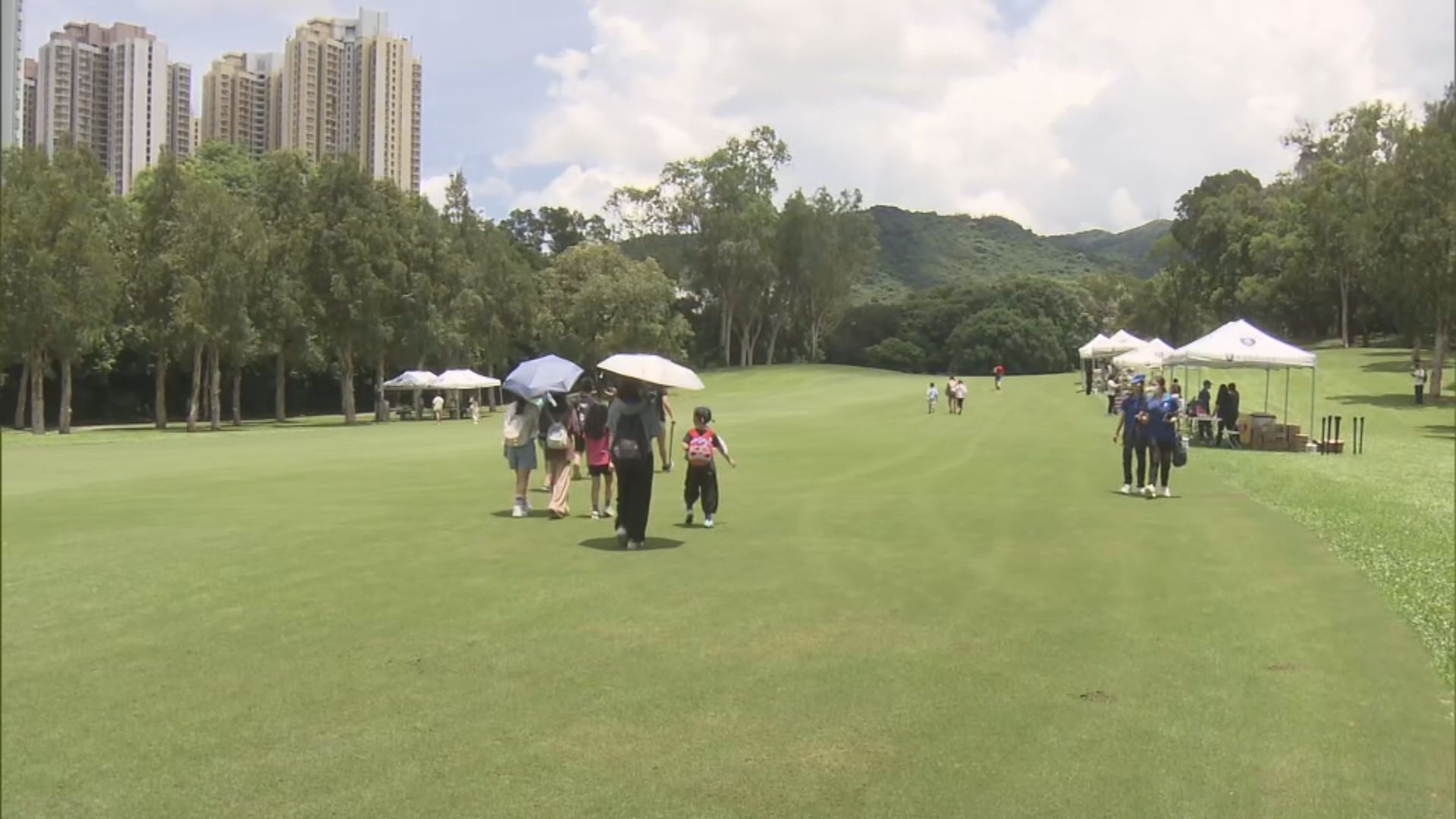 李家超稱司法覆核不會影響高球場收地計劃