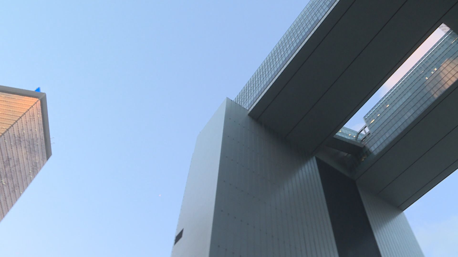 政府購入一批口罩疑附虛假產地標示　海關拘兩人