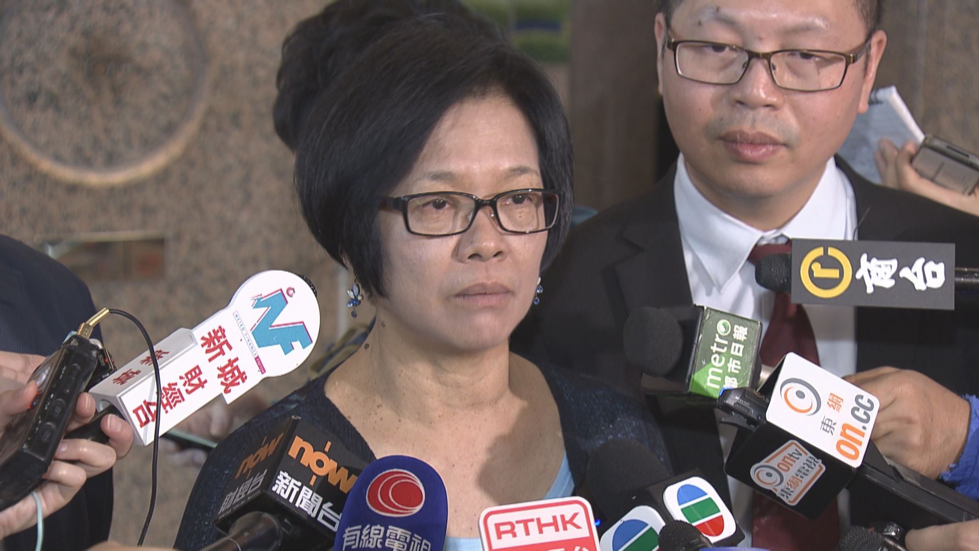 公務員凍薪一年　職方感失望批打擊士氣