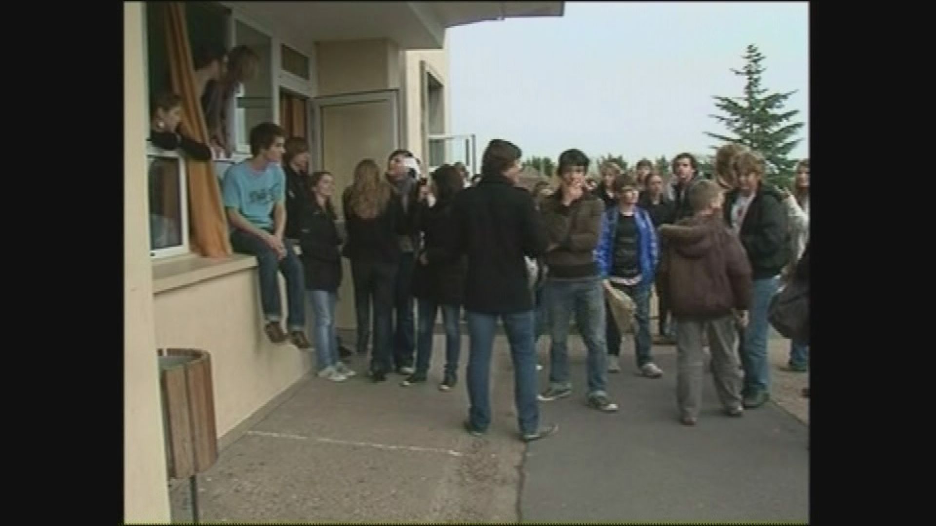 【環球薈報】法國中小學禁學生使用手機