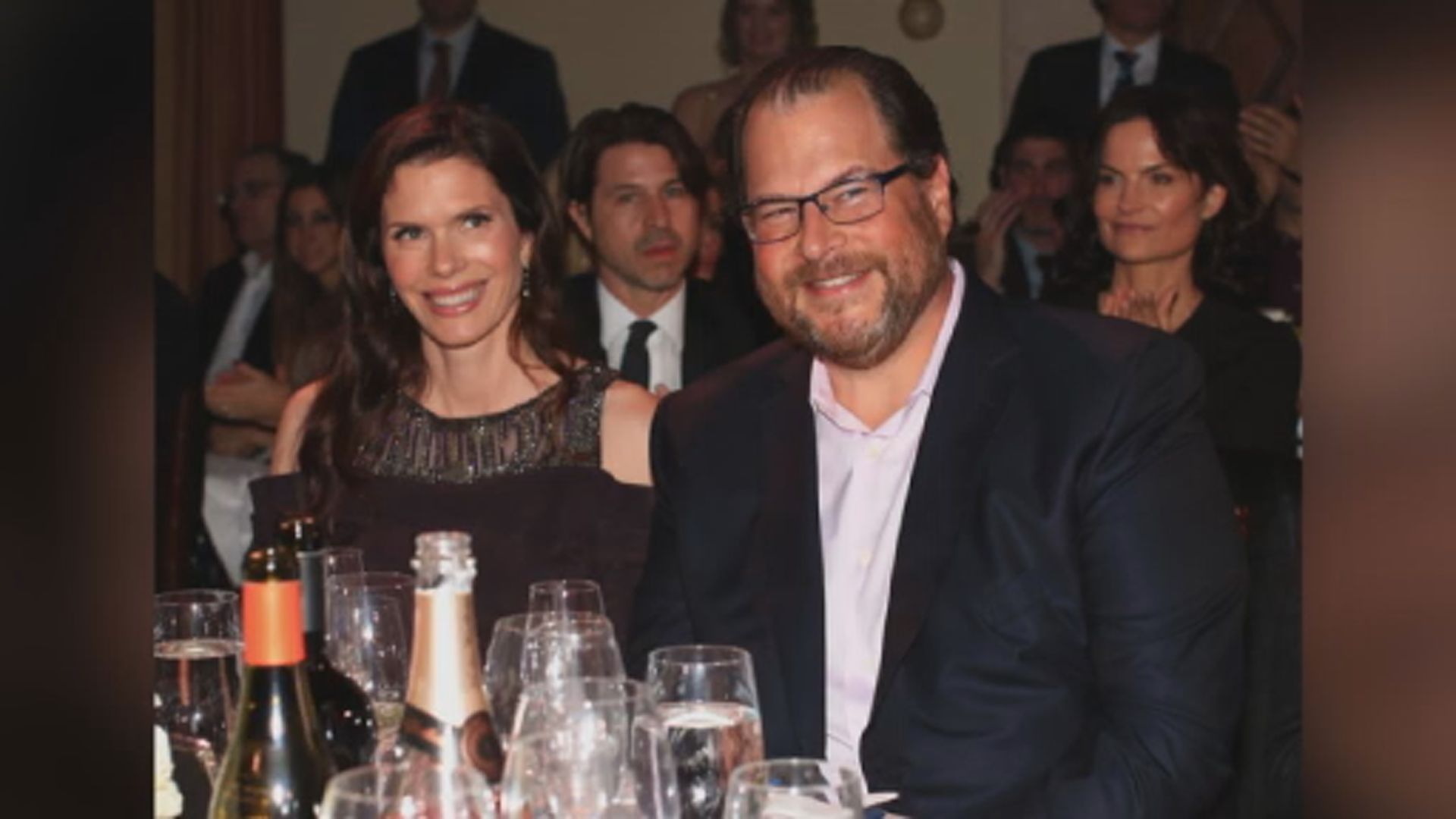 【環球薈報】Salesforce創辦人收購時代雜誌