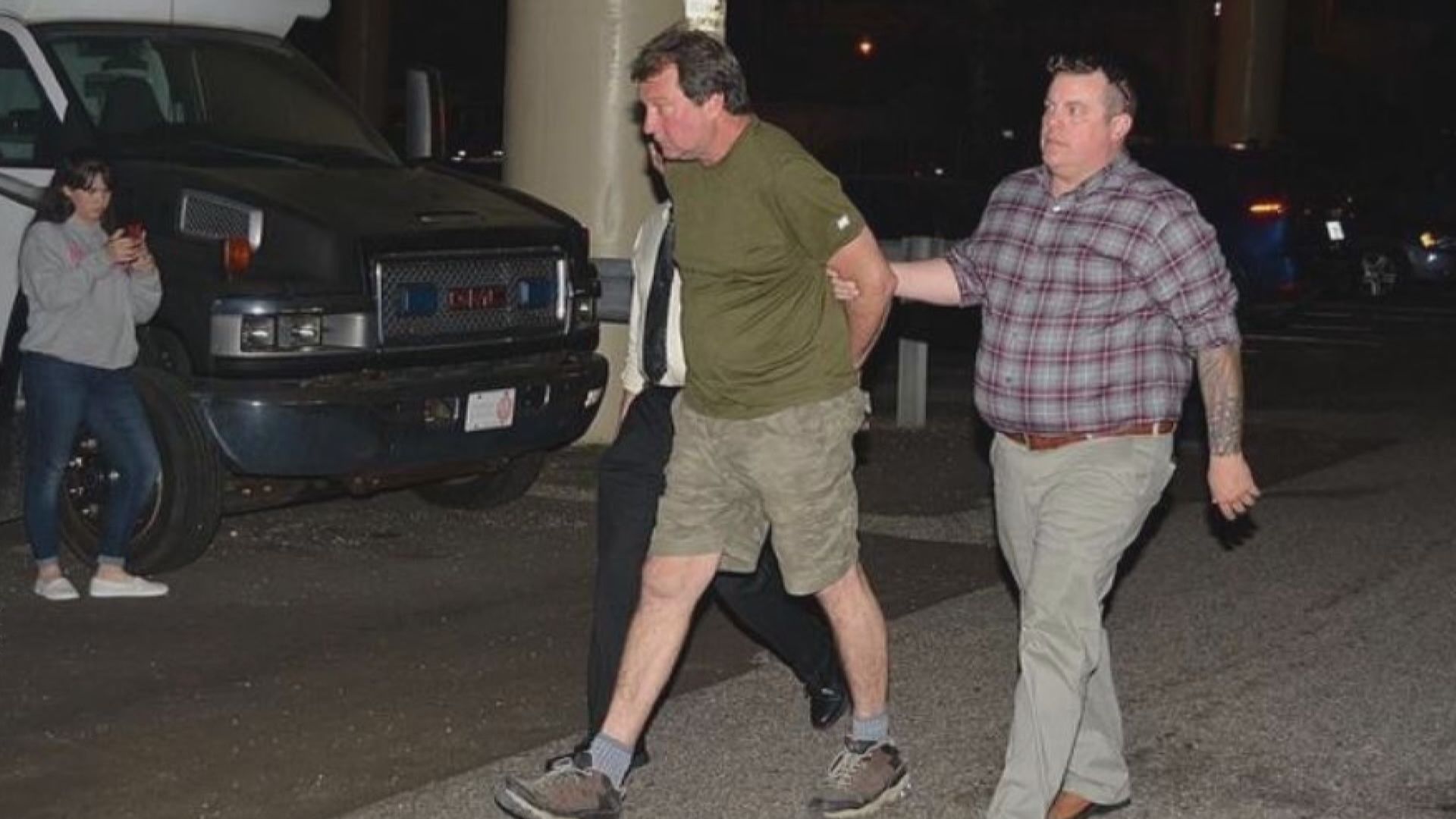 【環球薈報】美國佛州靠一枚煙頭破35年前懸案