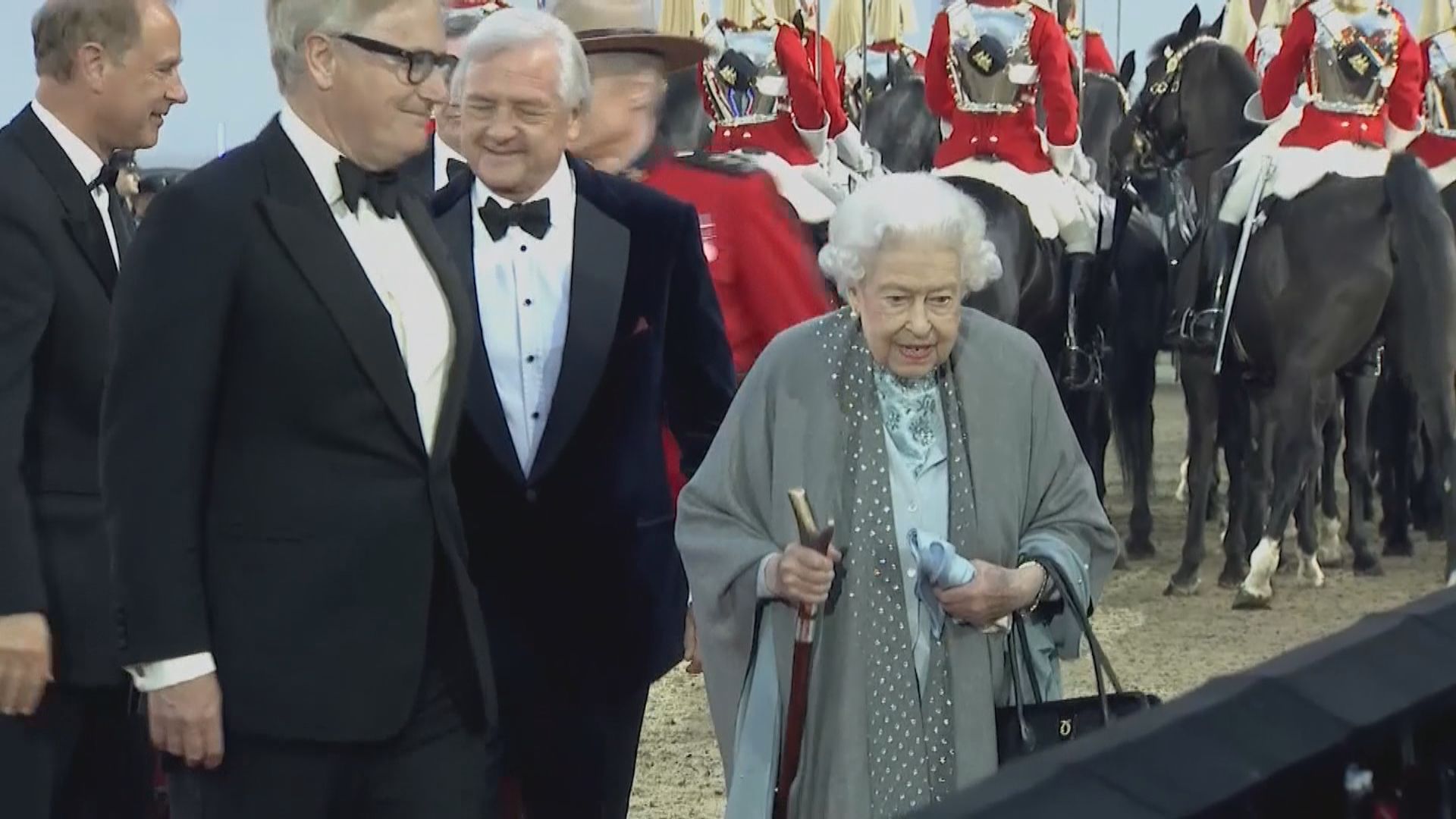 【環球薈報】英女王出席慶祝登基白金禧馬術表演