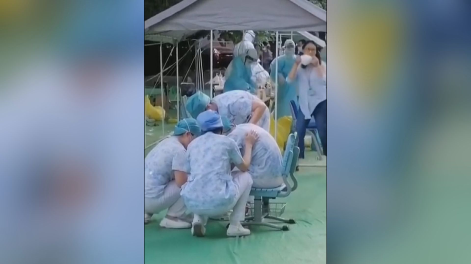 【環球薈報】北京醫護協助進行病毒檢測期間懷疑中暑