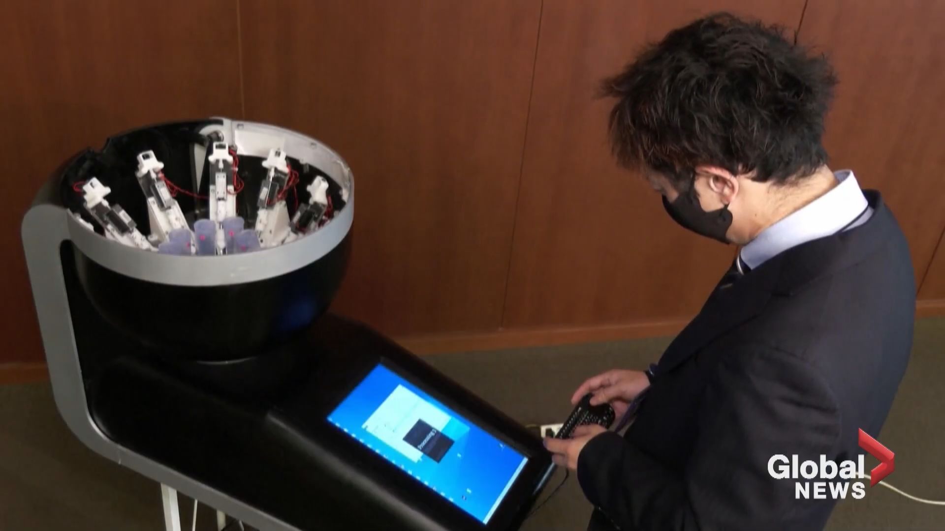 【環球薈報】日本教授研發「有味電視」　舔螢光幕可品嚐味道