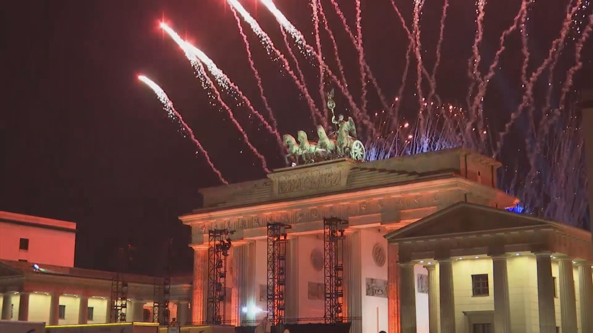 【環球薈報】德國民眾湧到往波蘭購買煙花慶新年