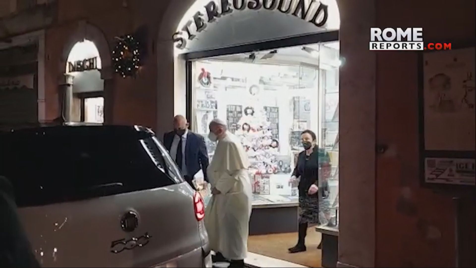 【環球薈報】教宗方濟各逛唱片店被記者意外發現