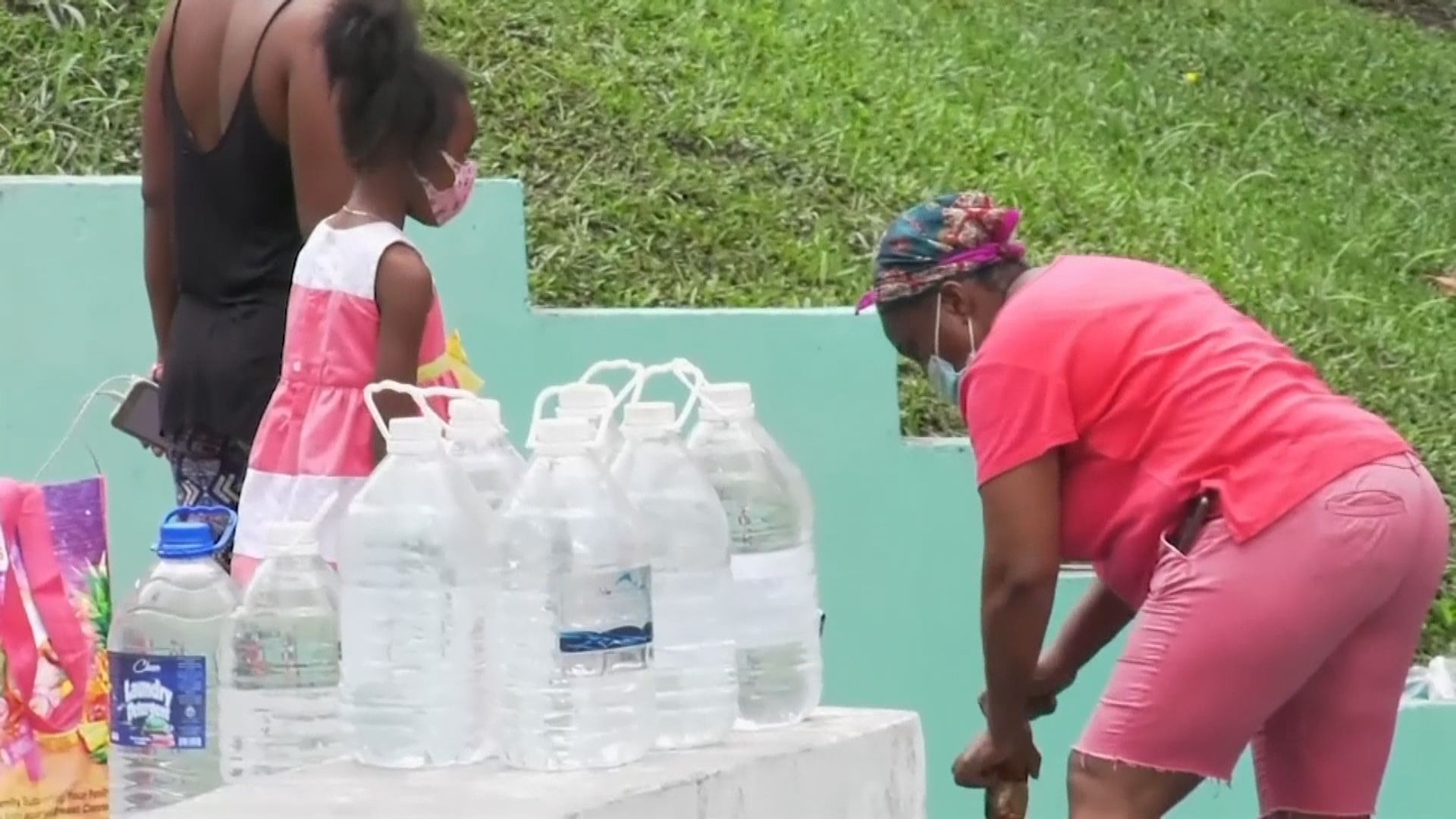 【環球薈報】聖文森特和格林納丁斯火山噴發釀水荒