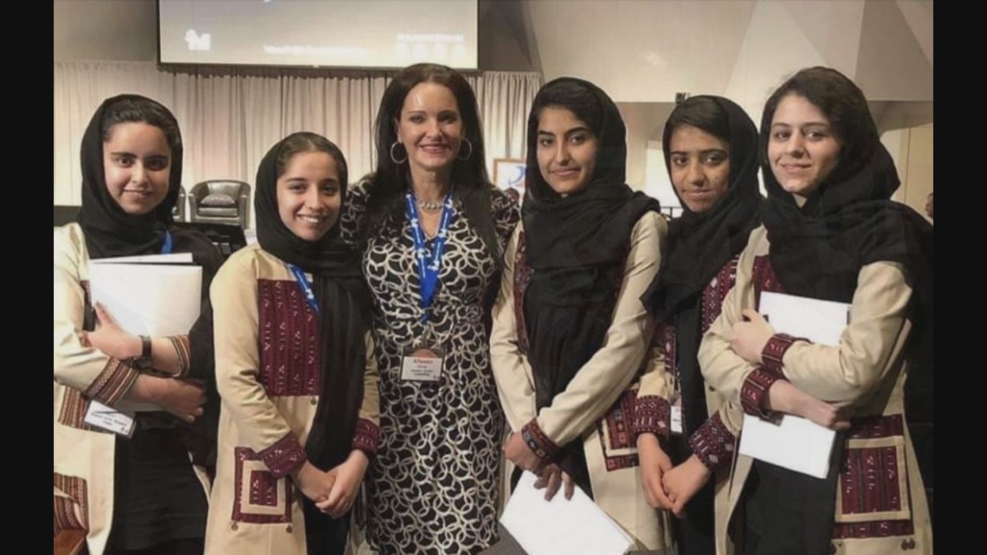 【環球薈報】美國女子成功救出阿富汗全女班機械人研發團隊成員