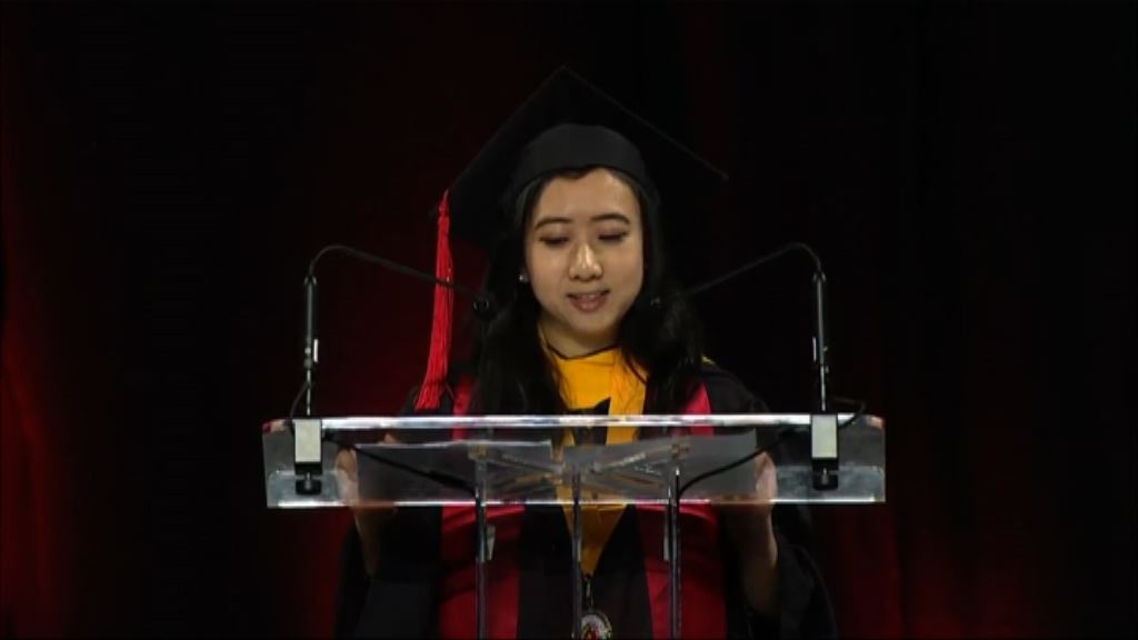 【環球薈報】中國女留學生讚美國空氣甜惹抨擊