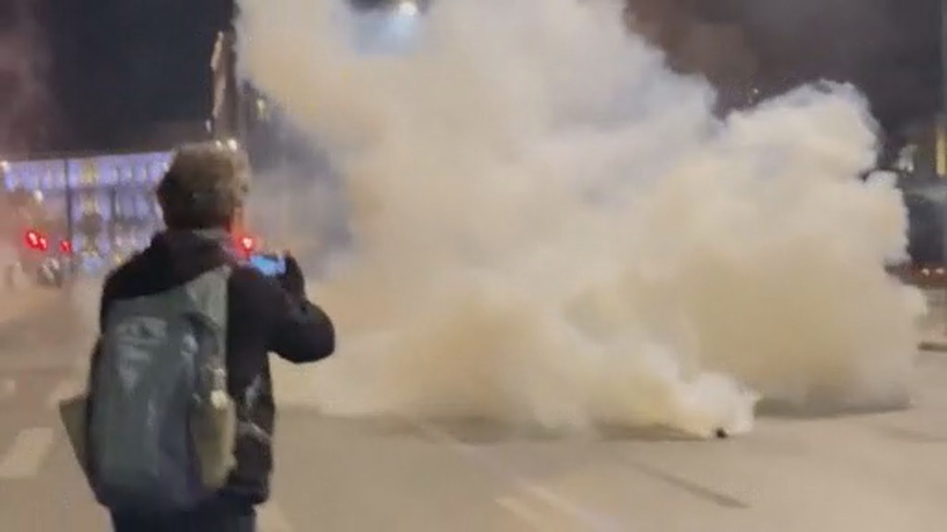 希臘多地示威要求徹查列車相撞事故　雅典示威者與警方衝突