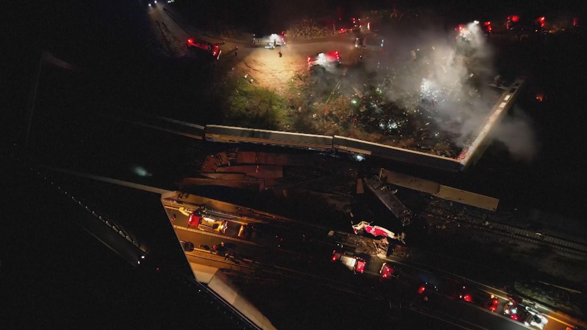 希臘中部兩列火車相撞起火　多人死傷