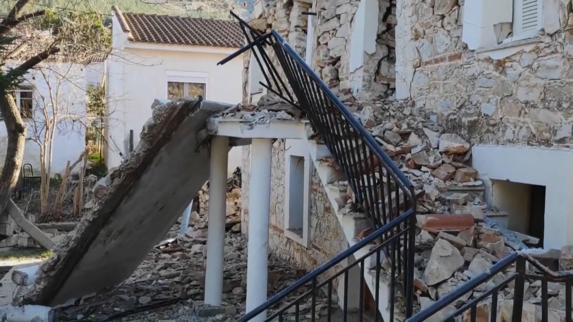 希臘中部發生6.2級地震