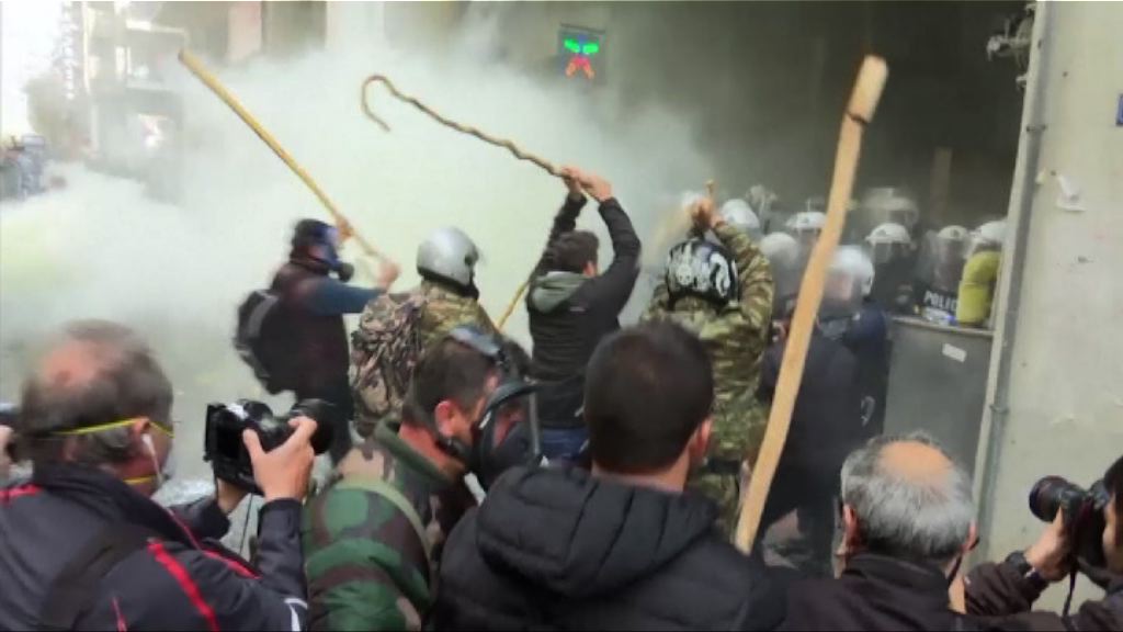 希臘農民抗議加稅及削減退休金