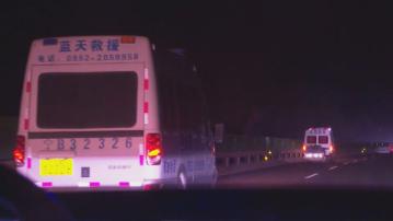 志願者組車隊運救援物資助災民