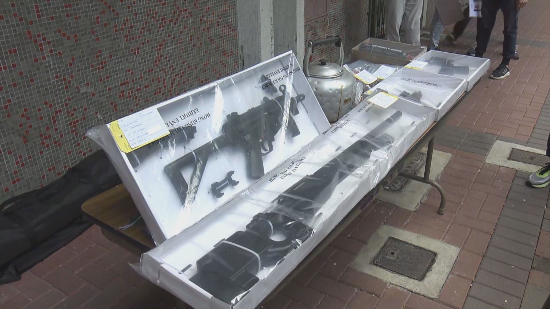 警方竹園北邨檢獲四支氣槍　拘一人