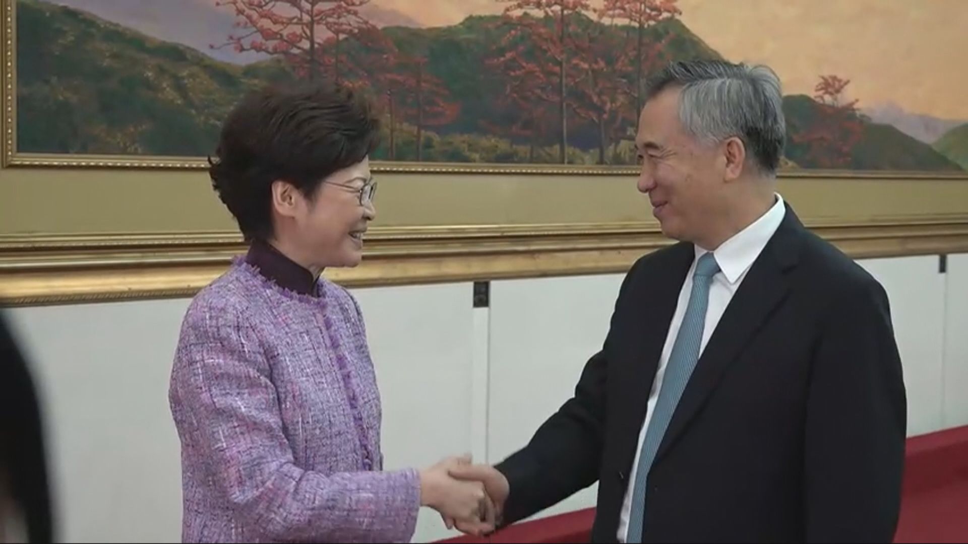 林鄭：期望逐步恢復粵港兩地人員免檢疫往來