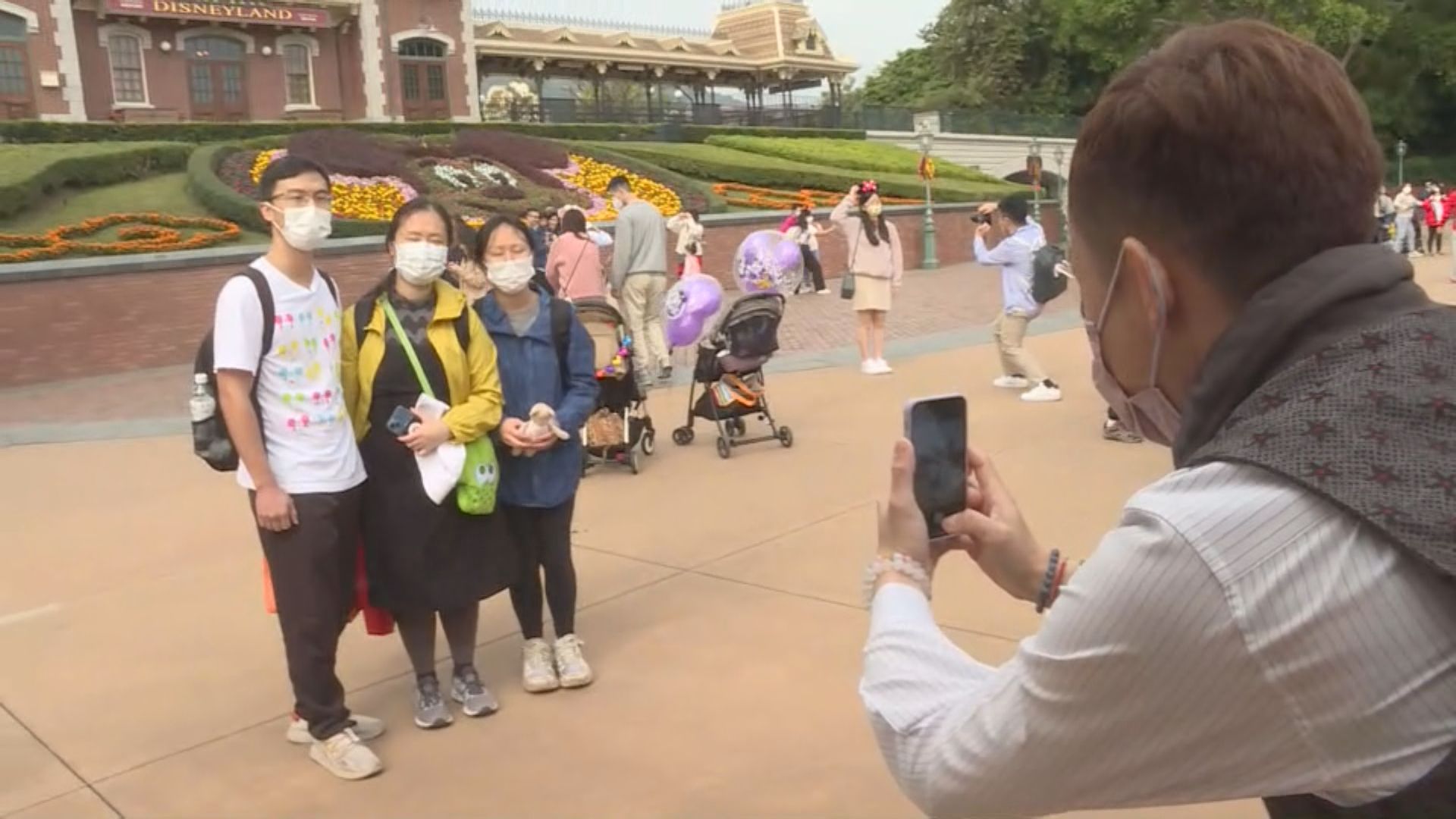 廣州客坐高鐵抵港直奔主題樂園