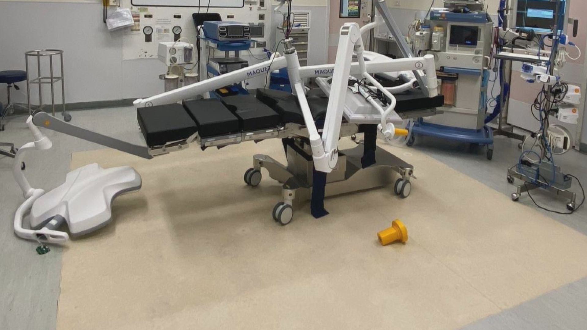 聯合醫院有大型手術燈墮下　公院醫生形容前所未見