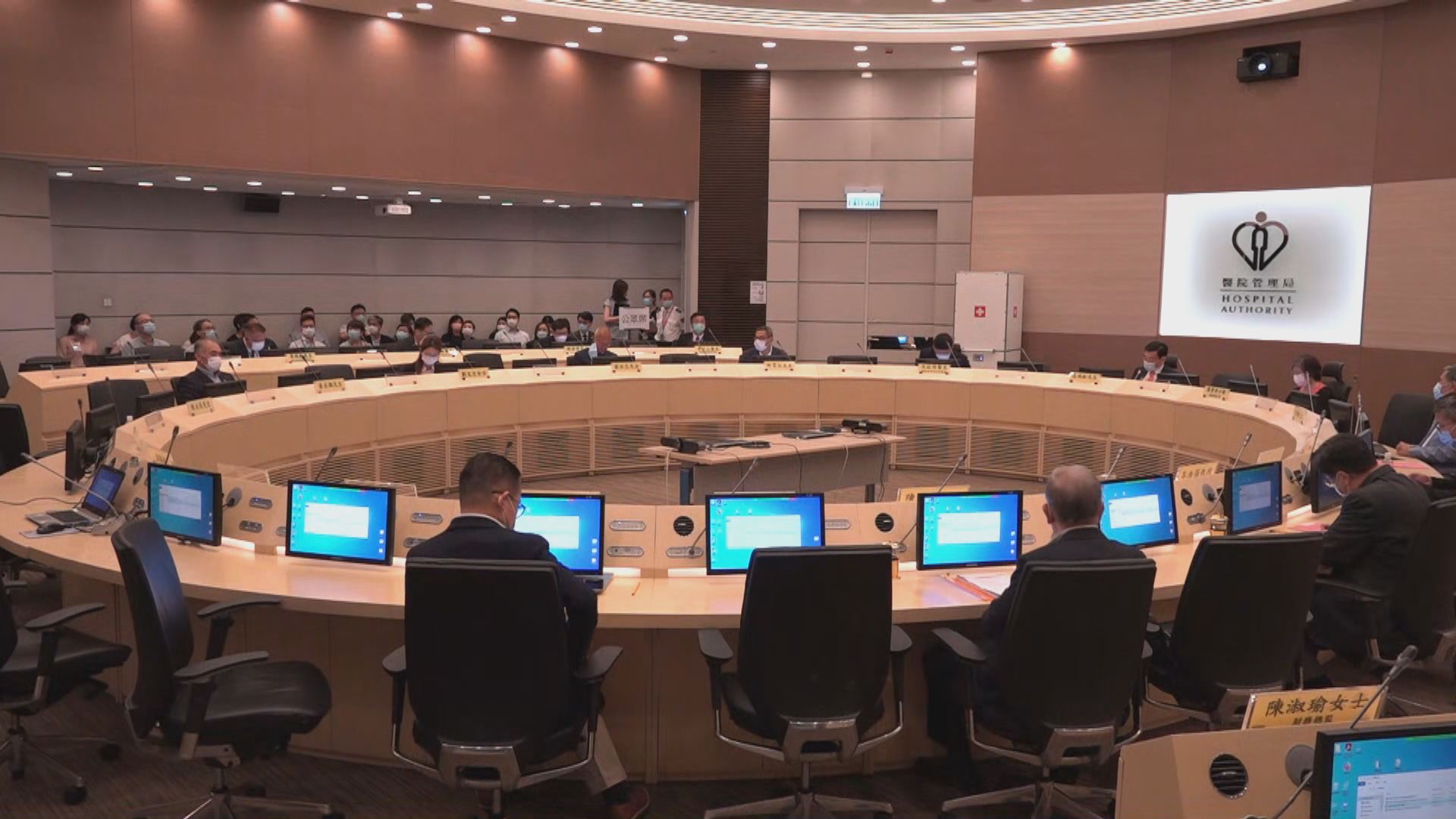 醫管局通過醫護退休年齡延至65歲　盼挽留人才