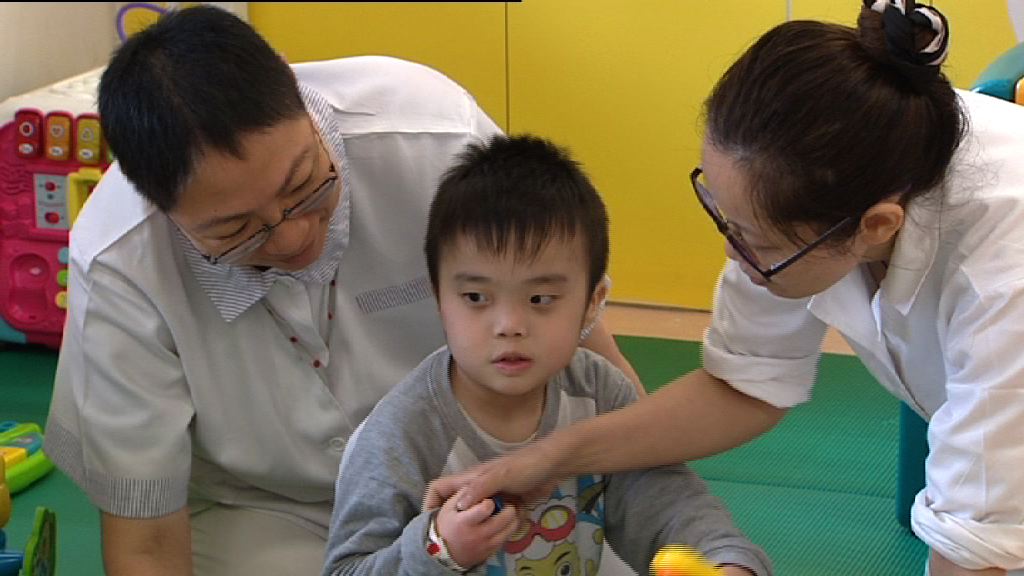 「另類母親」照顧智障兒童