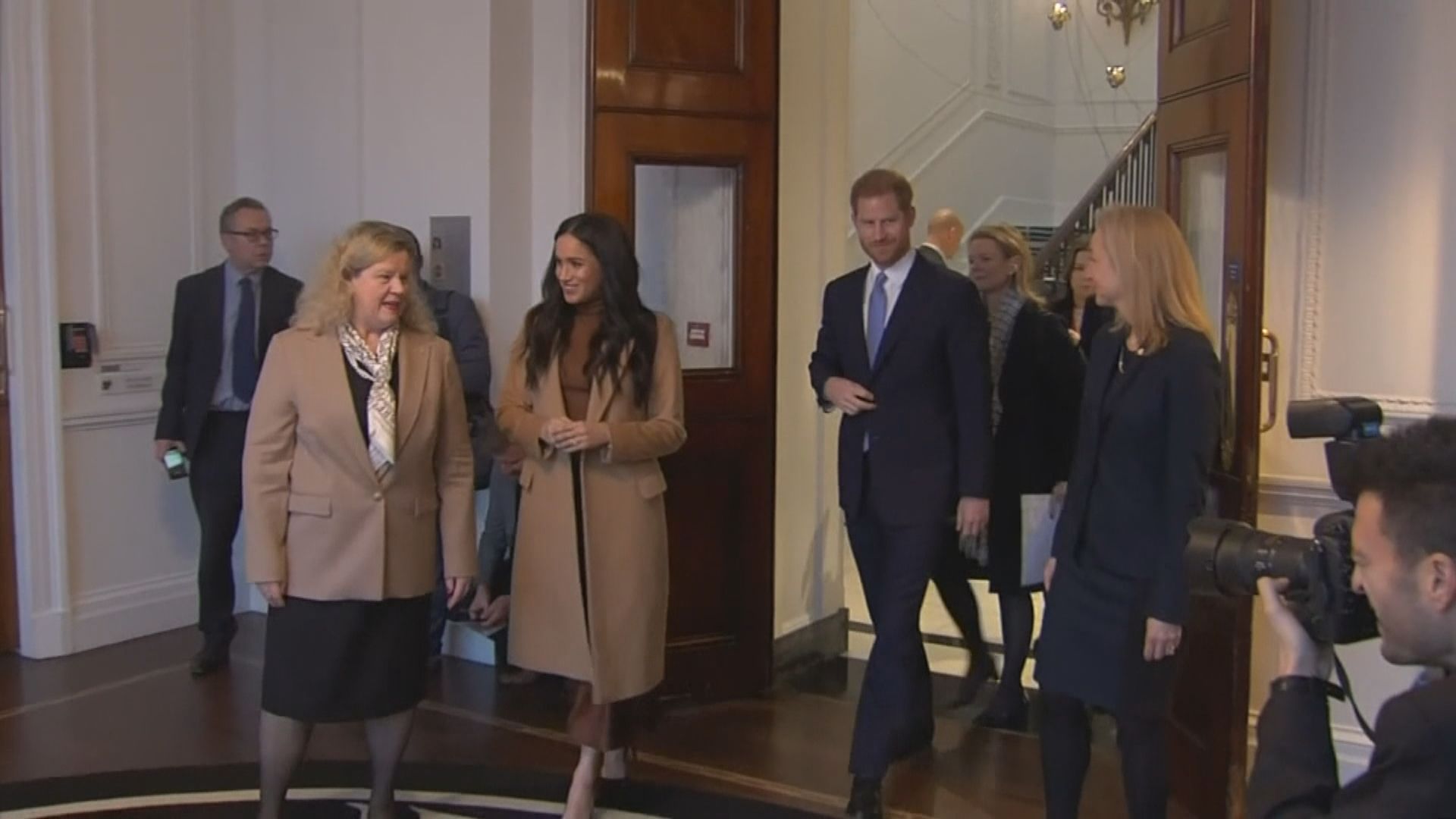 英國哈里王子太太梅根誕下女兒