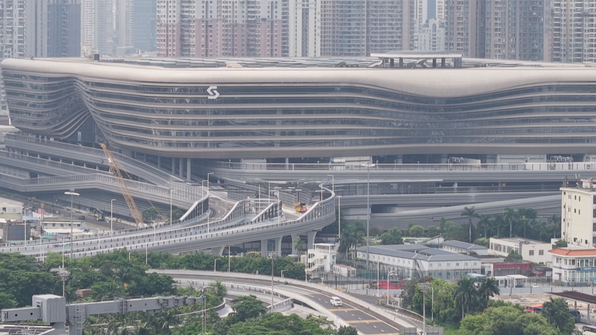 深圳皇崗口岸聯檢大樓市政工程通過竣工驗收　已具備通車條件