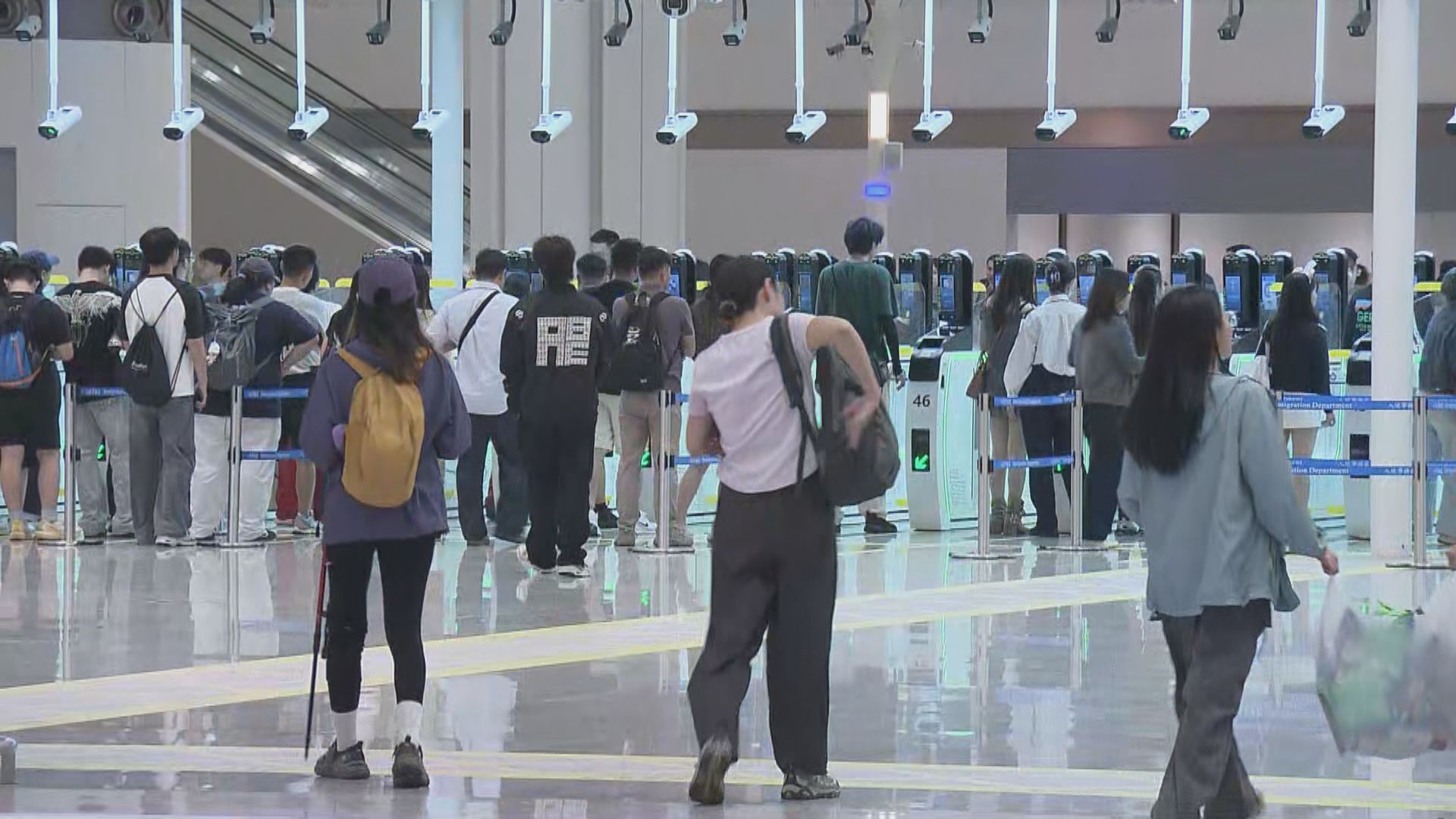 內地旅客深夜經皇崗口岸離境