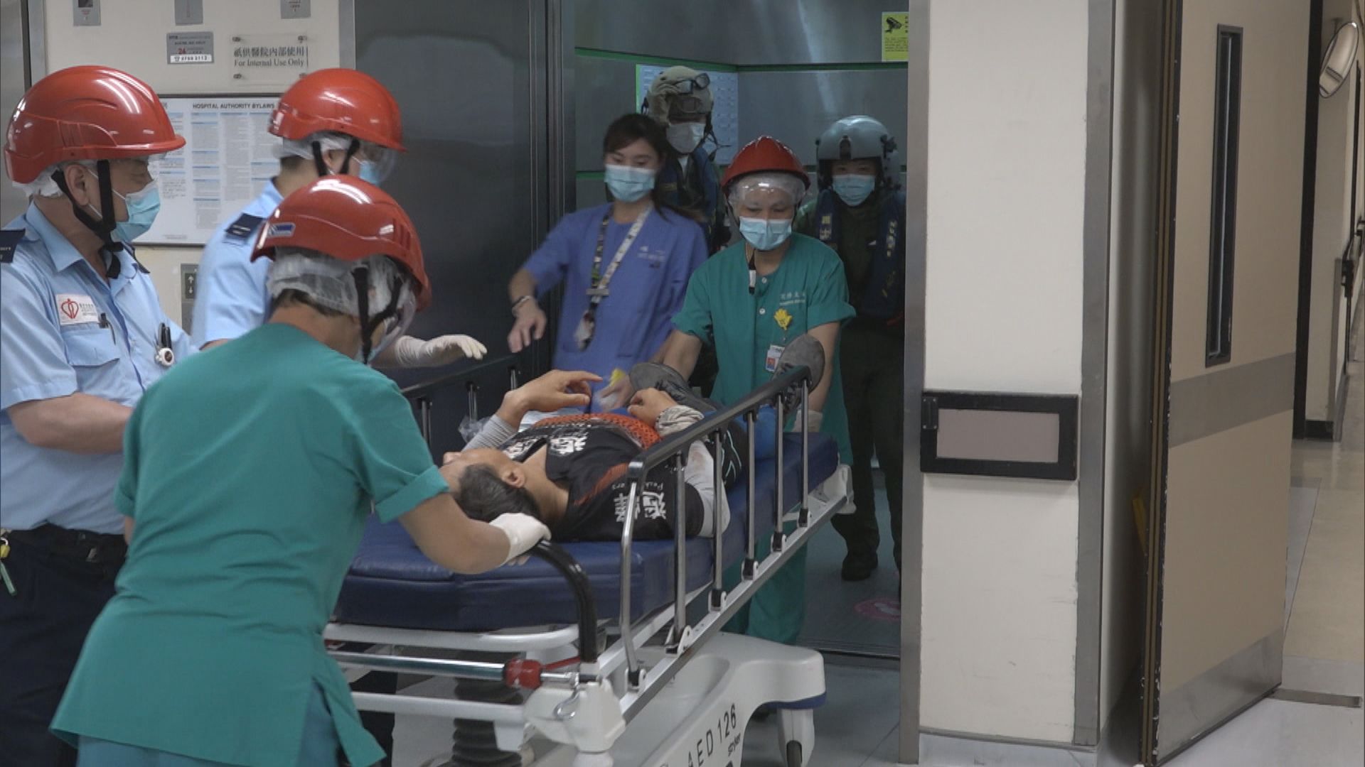 大嶼山男子墮石澗受傷　直升機送院救治
