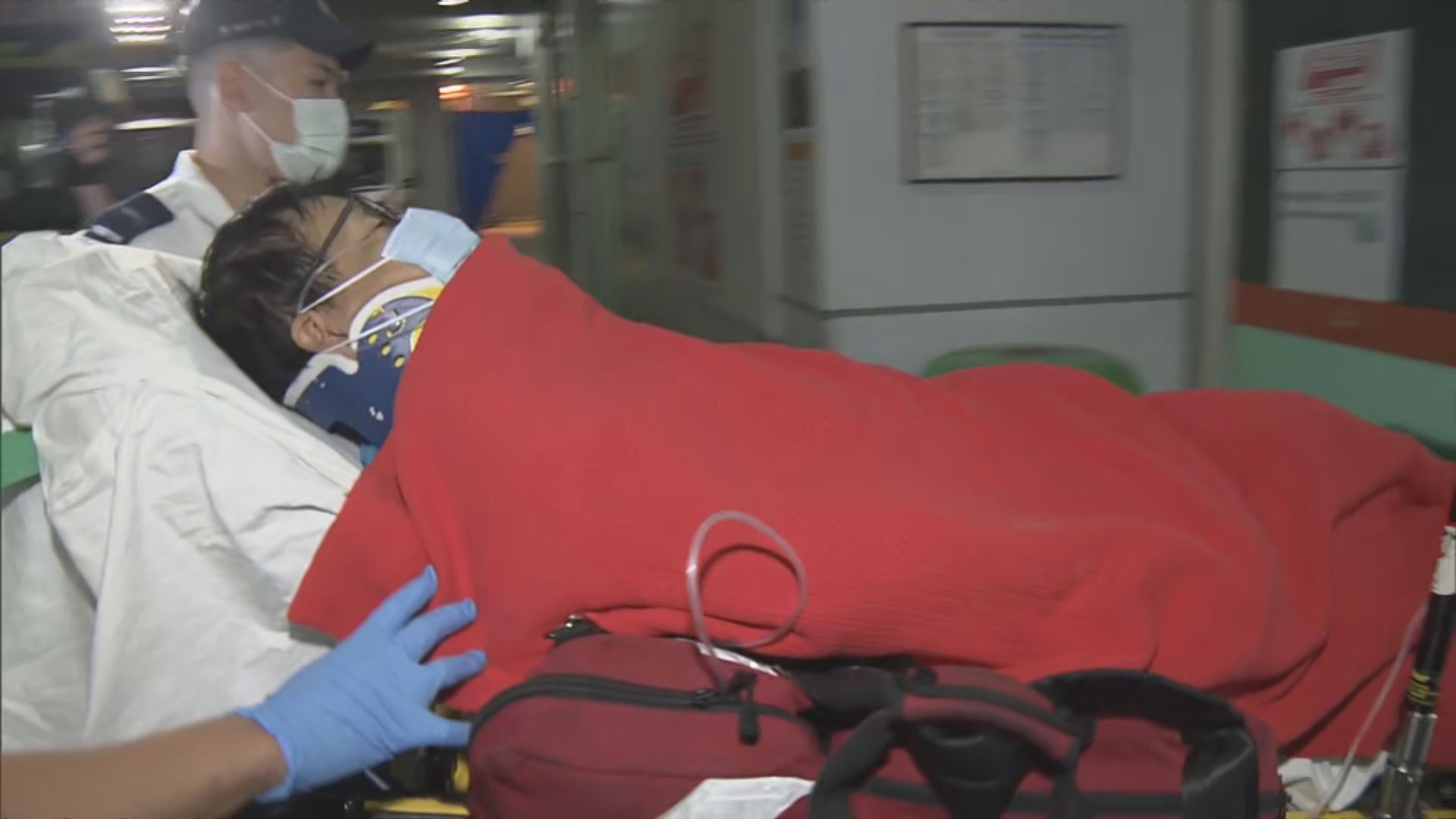 石澳老翁玩滑翔傘撞樹受傷 一度被困