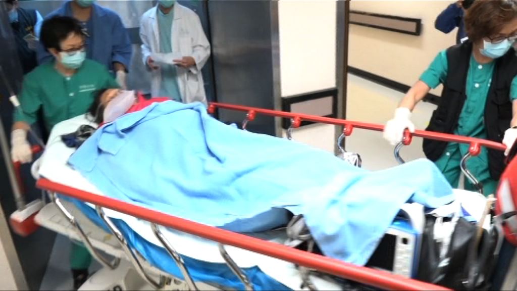 女子塔門暈倒直升機救起送院