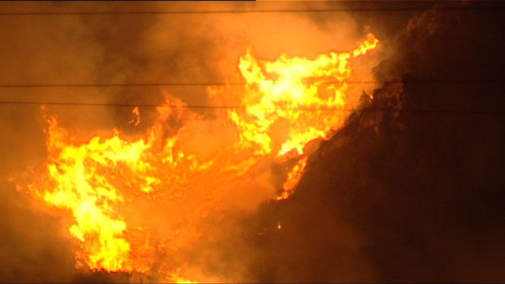屯門藍地二級山火仍未撲熄