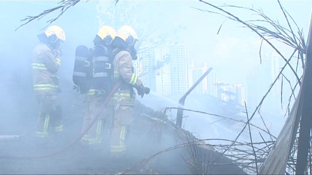 流浮山鰲磡村山火升至三級
