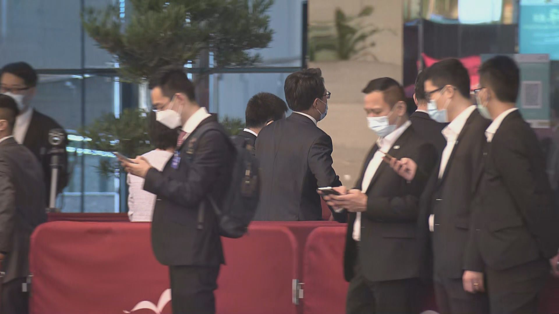 中央官員來港出席座談會　就修改選舉制度聽意見